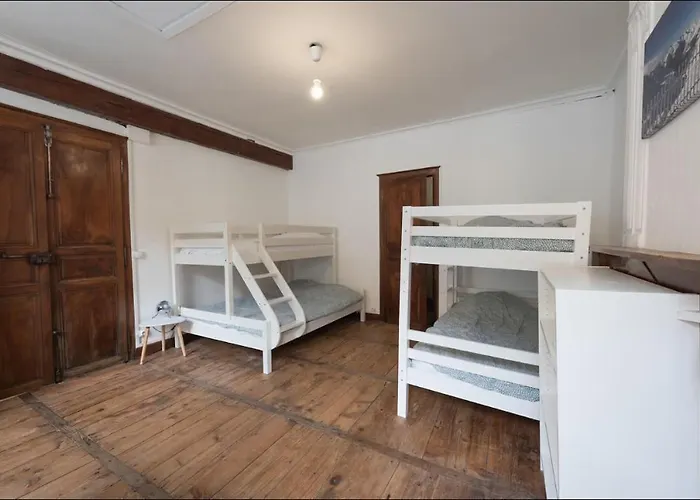 La Maison Bleue, Coeur De Et Randonnee בארג'ס