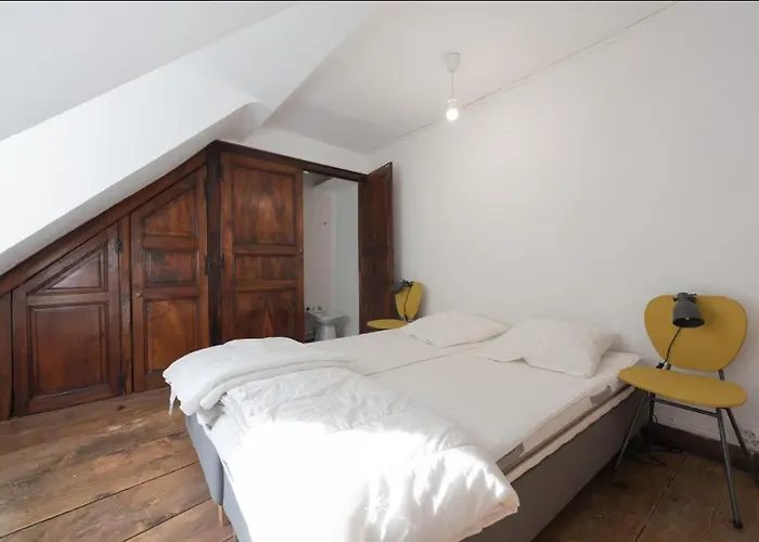 בית נופש La Maison Bleue, Coeur De Et Randonnee בארג'ס